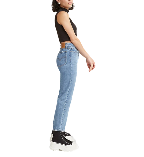 ג'ינסים בגזרה גבוהה לנשים